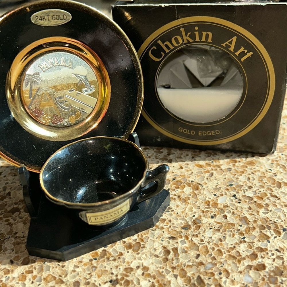 Panama 🇵🇦 24k gold lined decorative cup and saucer tea 🫖 time on your shelf ;)
